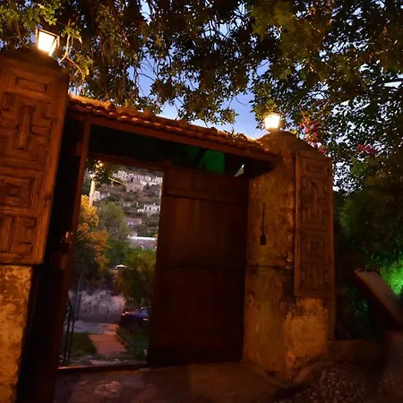 فيلة Fuemehan Tarihi Tas Ev Since 1820